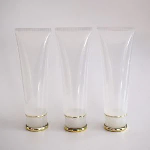 Skaidrūs plastikiniai kosmetiniai vamzdeliai