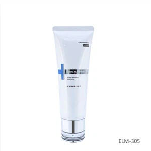 Kosmetikos plastikinis vamzdelis lašinamam dangteliui